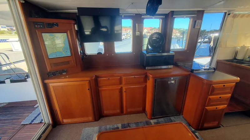 Slide: The Image of Salon Port - 9