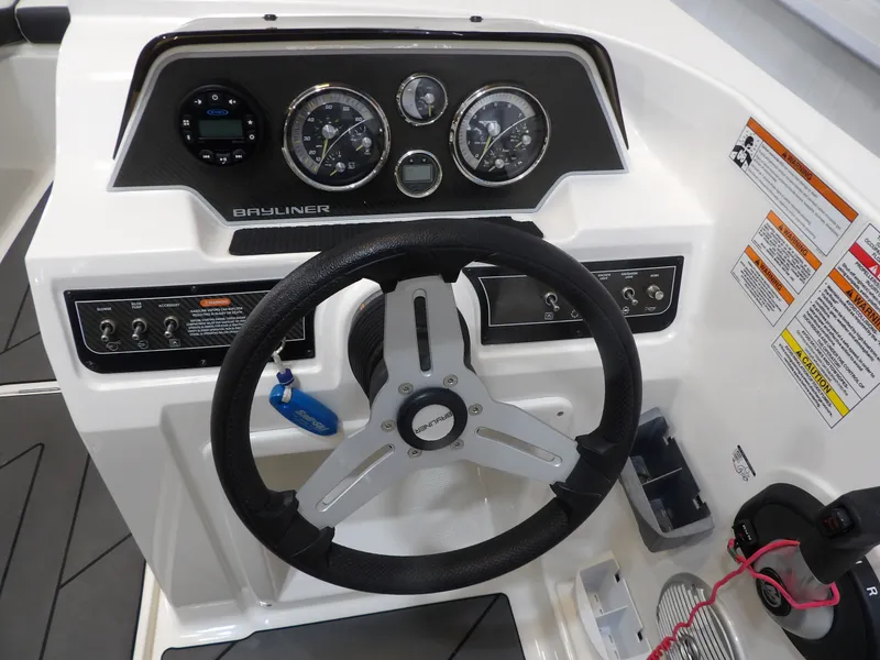 Slide: The Image of Bayliner DX 2050 2020 - 17