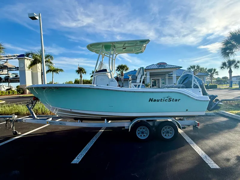 Slide: The Image of NauticStar 2102 Legacy 2023 - 0