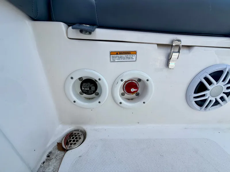 Slide: The Image of NauticStar 2102 Legacy 2023 - 17