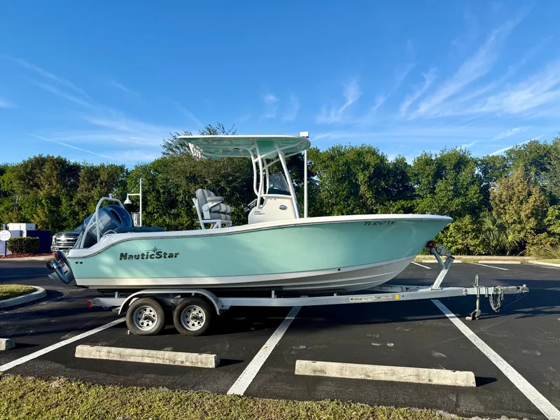 Slide: The Image of NauticStar 2102 Legacy 2023 - 3