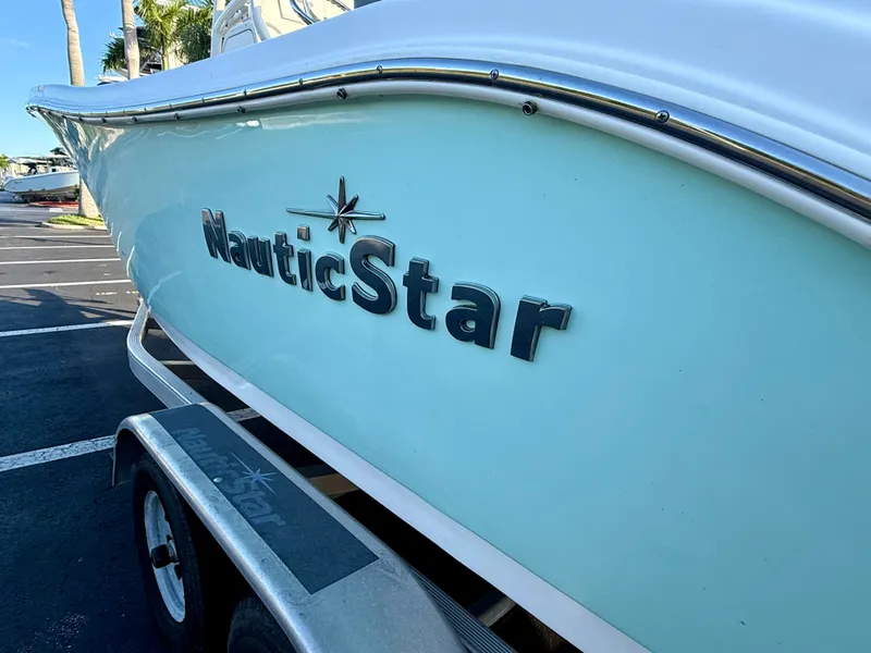 Slide: The Image of NauticStar 2102 Legacy 2023 - 9