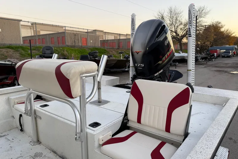 Slide: The Image of 2019 G3 Bay 22 DLX boat with Yamaha VMAX engine on trailer. - 22