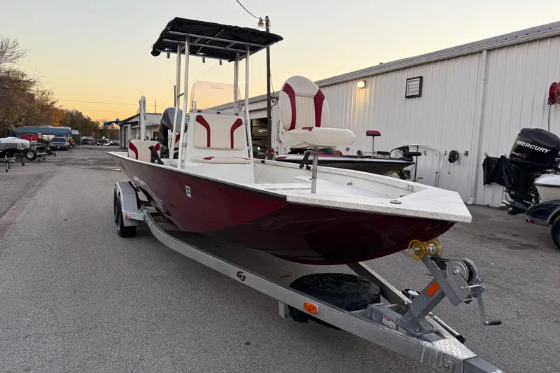 Slide: The Image of Livewell in 2019 G3 Bay 22 DLX boat, water filling. - 30