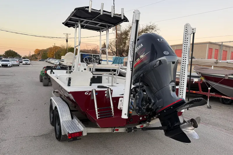 Slide: The Image of 2019 G3 Bay 22 DLX boat with Yamaha VMAX engine in a boatyard. - 34
