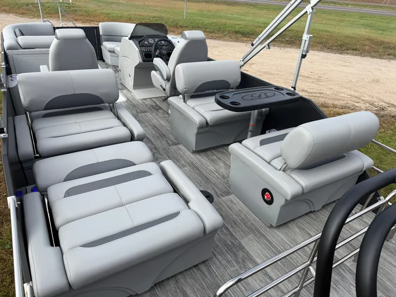 Slide: The Image of Bentley Pontoons Legacy 223 QSB Swingback Tritoon 2026 - 23
