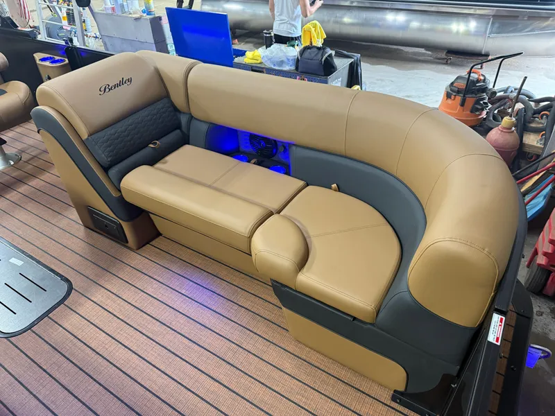 Slide: The Image of Bentley Pontoons Elite 200HP 223 Swingback Tritoon 2026 - 9