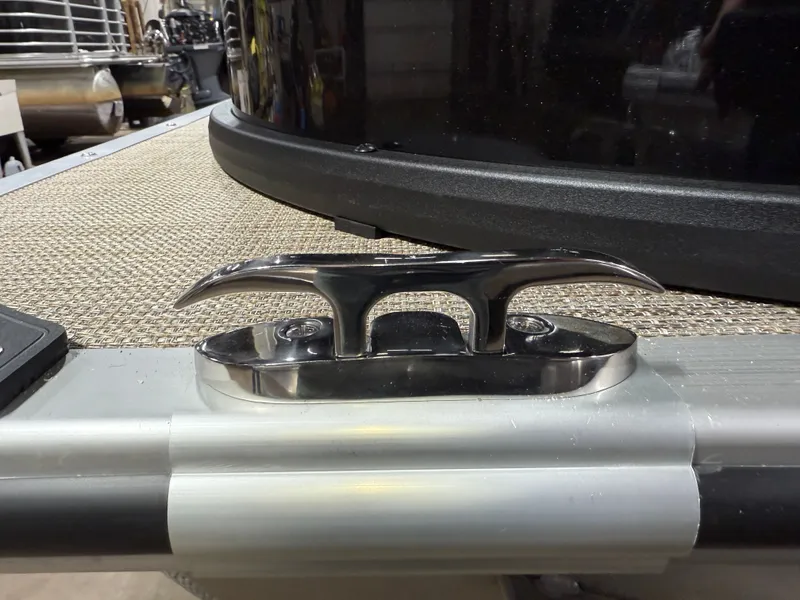 Slide: The Image of Bentley Pontoons Legacy 200HP Swingback 223 Tritoon 2025 - 39