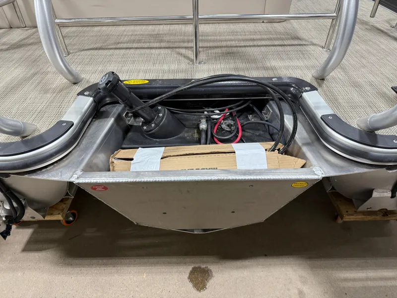 Slide: The Image of Bentley Pontoons Legacy 200HP Swingback 223 Tritoon 2025 - 46