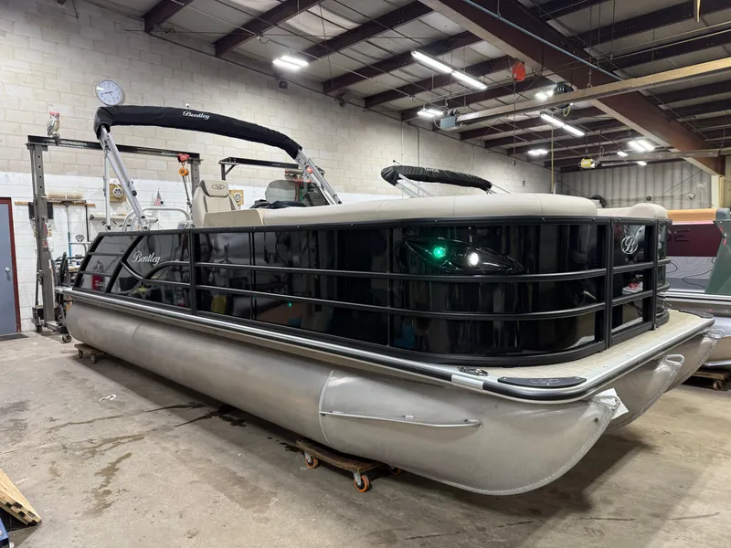 Slide: The Image of Bentley Pontoons Legacy 200HP Swingback 223 Tritoon 2025 - 52