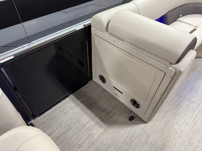 Slide: The Image of Bentley Pontoons Legacy 223 Swingback Tritoon & Honda 4-Stroke EFI 2025 - 29