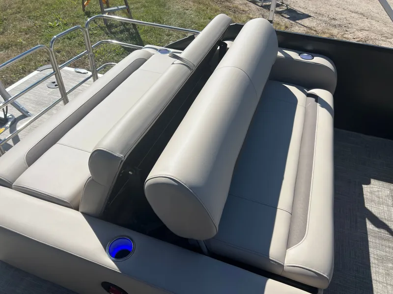 Slide: The Image of Bentley Pontoons Legacy 200HP Swingback 223 Tritoon 2026 - 19