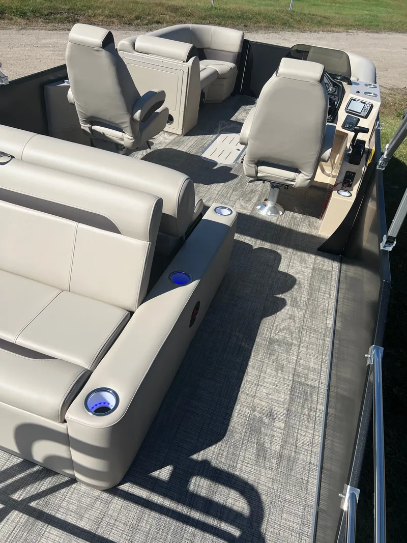 Slide: The Image of Bentley Pontoons Legacy 200HP Swingback 223 Tritoon 2026 - 29
