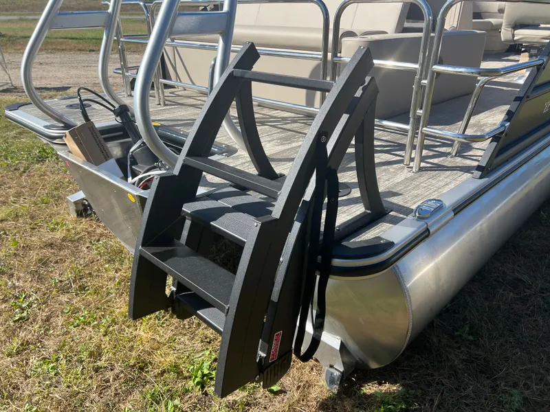 Slide: The Image of Bentley Pontoons Legacy 200HP Swingback 223 Tritoon 2026 - 33