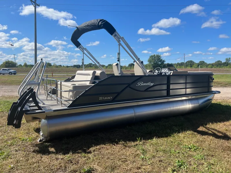 Slide: The Image of Bentley Pontoons Legacy 200HP Swingback 223 Tritoon 2026 - 34