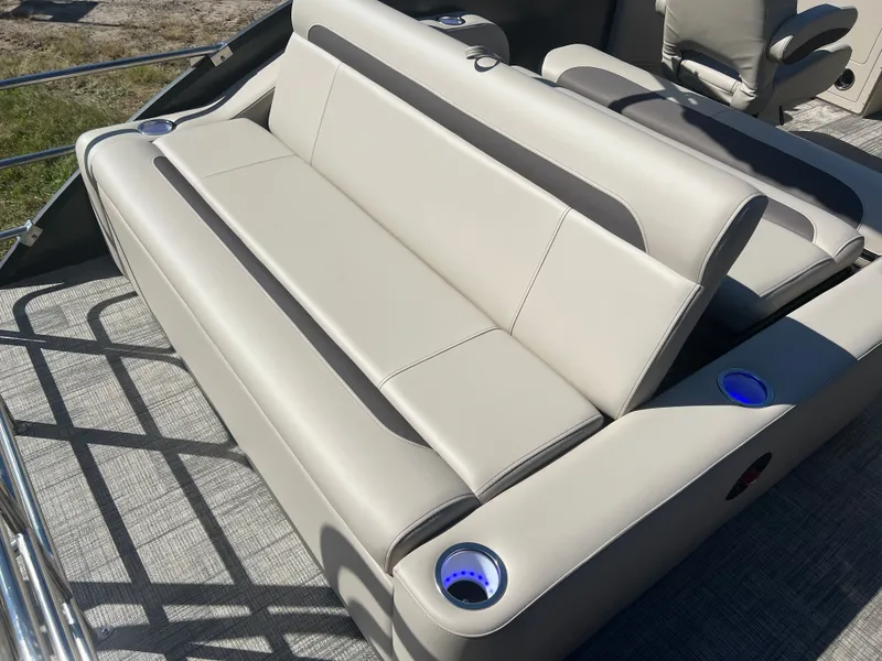 Slide: The Image of Bentley Pontoons Legacy 223 Swingback Tritoon & Honda 4-Stroke EFI 2026 - 18
