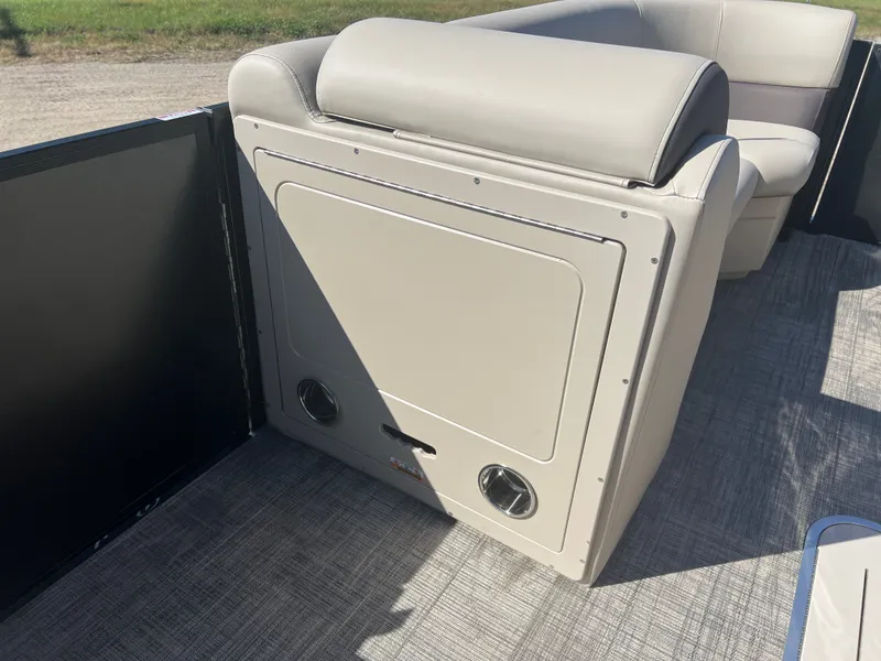 Slide: The Image of Bentley Pontoons Legacy 223 Swingback Tritoon & Honda 4-Stroke EFI 2026 - 20