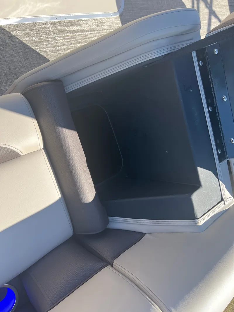 Slide: The Image of Bentley Pontoons Legacy 223 Swingback Tritoon & Honda 4-Stroke EFI 2026 - 23