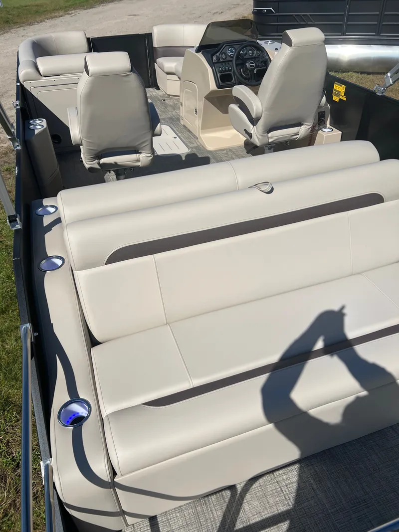 Slide: The Image of Bentley Pontoons Legacy 223 Swingback Tritoon & Honda 4-Stroke EFI 2026 - 30