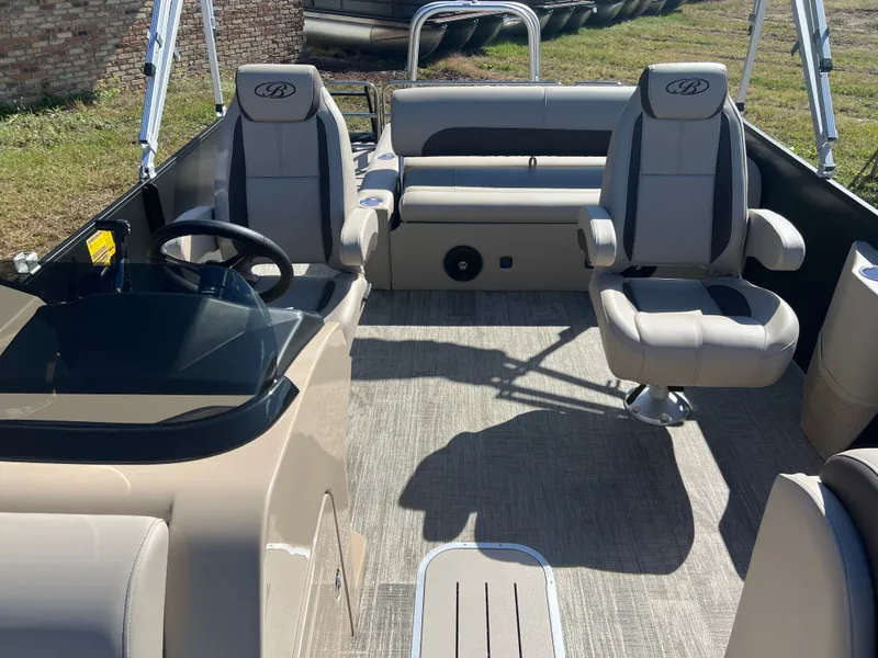 Slide: The Image of Bentley Pontoons Legacy 223 Swingback Tritoon & Honda 4-Stroke EFI 2026 - 8