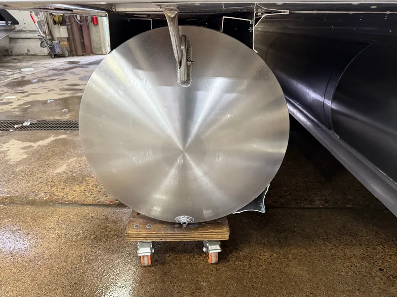 Slide: The Image of Tahoe Cascade 200HP QLS 2385 Quad Lounge Shift Tritoon 2025 - 50