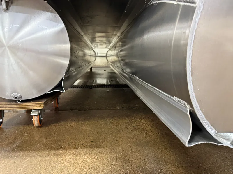 Slide: The Image of Tahoe Cascade 200HP QLS 2385 Quad Lounge Shift Tritoon 2025 - 51