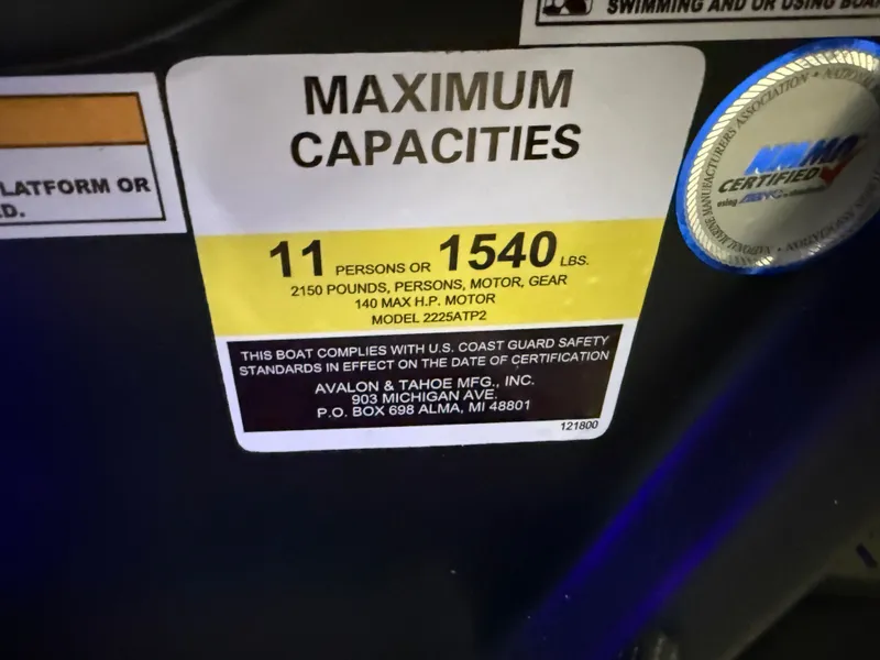 Slide: The Image of Tahoe Cascade 200HP Quad Lounge 2385 Tritoon 2025 - 19