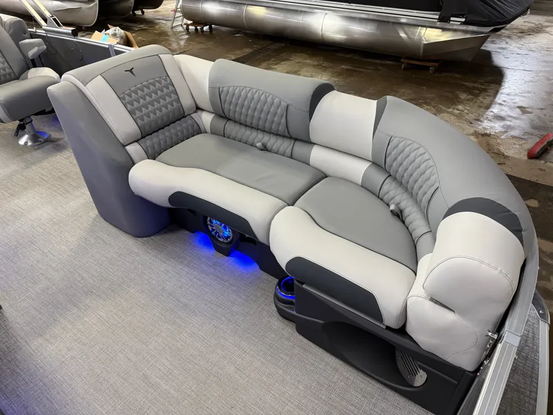 Slide: The Image of Tahoe Cascade 2385 Quad Lounge Tritoon & Honda 4-Stroke EFI 2025 - 9