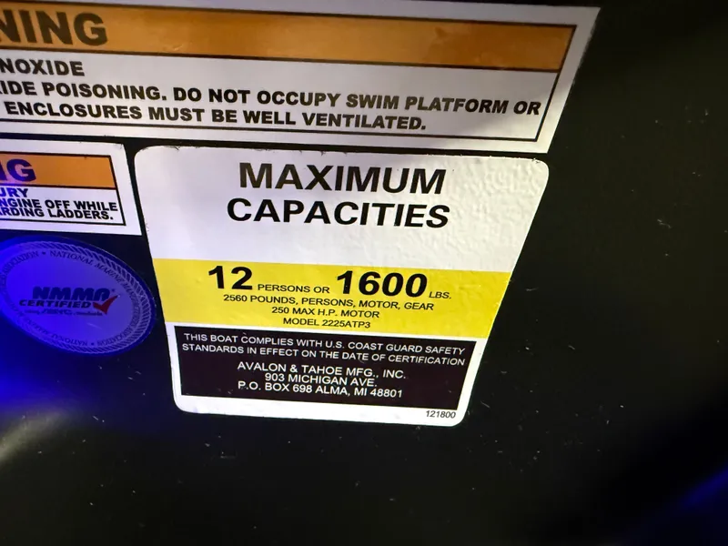 Slide: The Image of Tahoe Cascade 200HP Quad Lounge 2385 Tritoon 2025 - 19