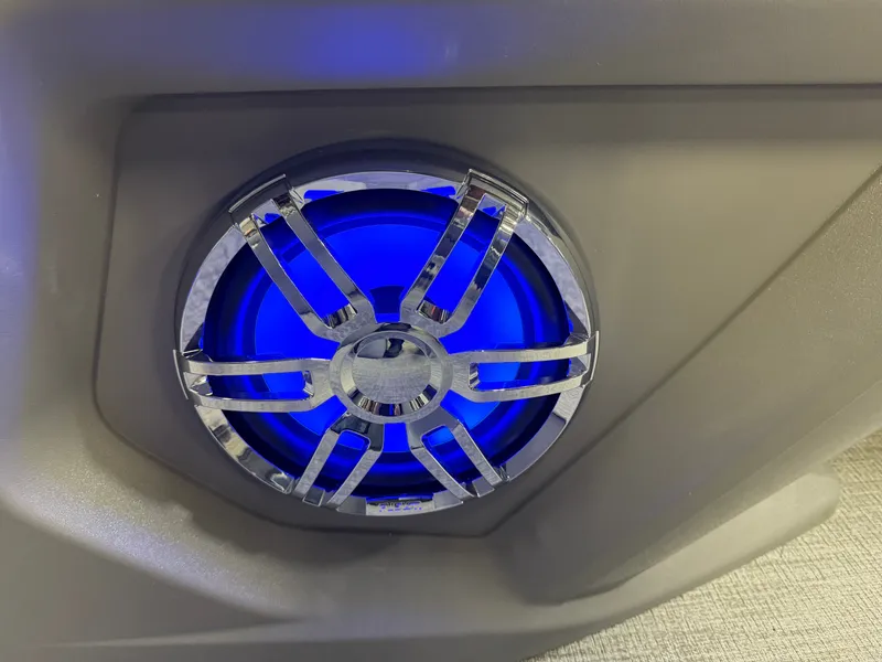 Slide: The Image of Tahoe Cascade 200HP Quad Lounge 2385 Tritoon 2025 - 31