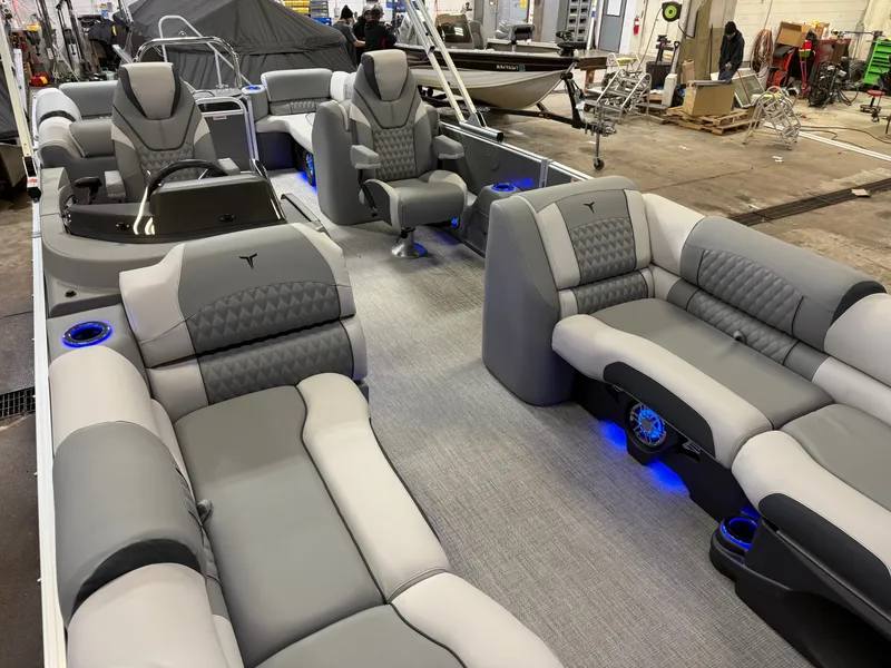 Slide: The Image of Tahoe Cascade 200HP Quad Lounge 2385 Tritoon 2025 - 36