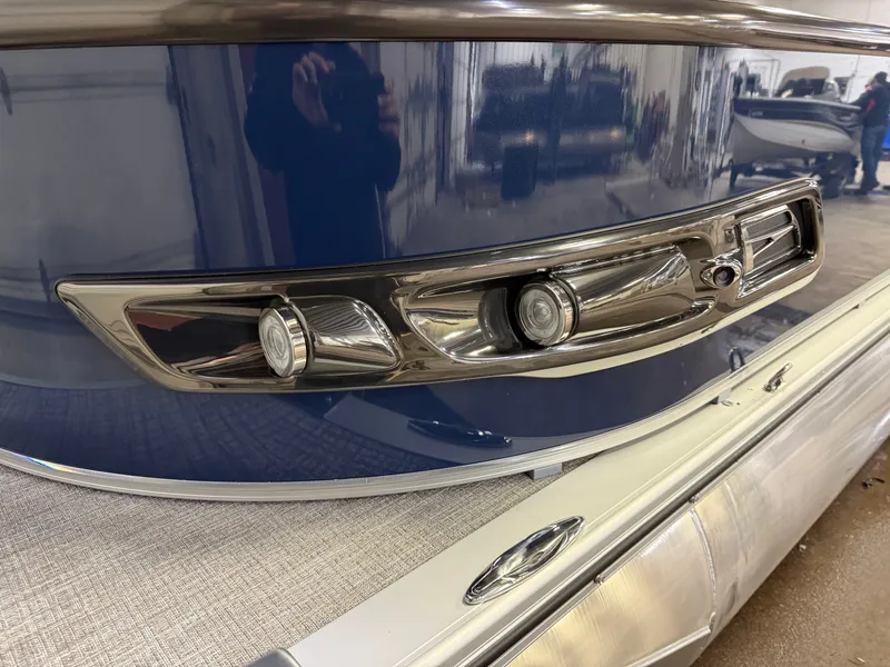 Slide: The Image of Tahoe Cascade 200HP Quad Lounge 2385 Tritoon 2025 - 38