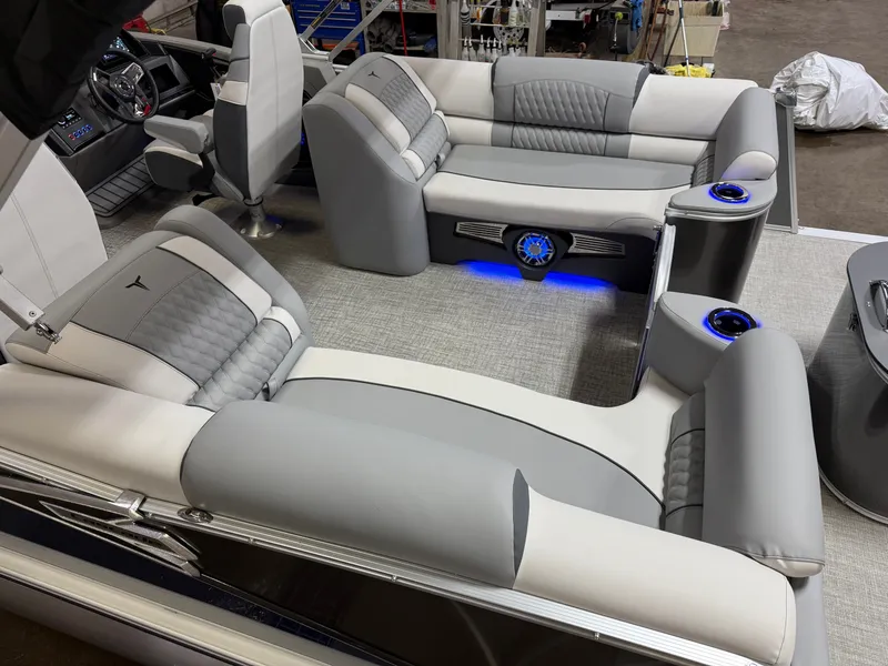 Slide: The Image of Tahoe Cascade 200HP Quad Lounge 2385 Tritoon 2025 - 4