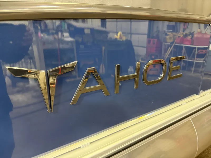 Slide: The Image of Tahoe Cascade 200HP Quad Lounge 2385 Tritoon 2025 - 50