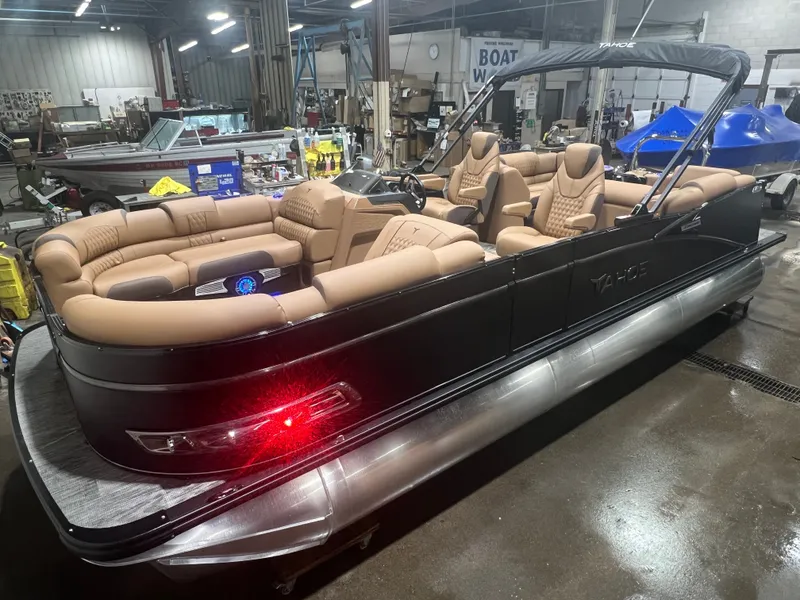 The Image of Tahoe Cascade 200HP Quad Lounge 2385 2026 - 1