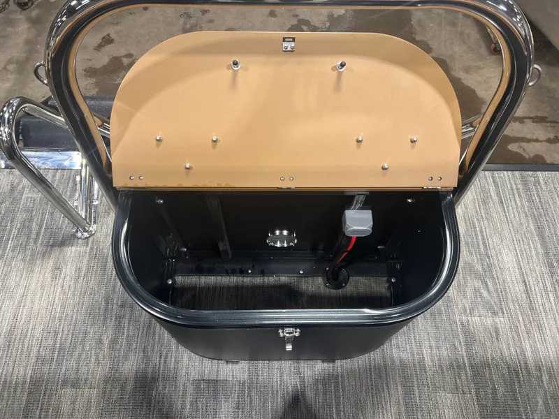 Slide: The Image of Tahoe Cascade 200HP Quad Lounge 2385 2026 - 17