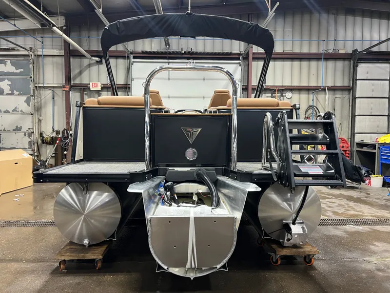 Slide: The Image of Tahoe Cascade 200HP Quad Lounge 2385 2026 - 29