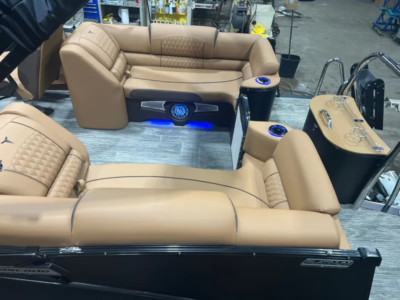 Slide: The Image of Tahoe Cascade 200HP Quad Lounge 2385 2026 - 4