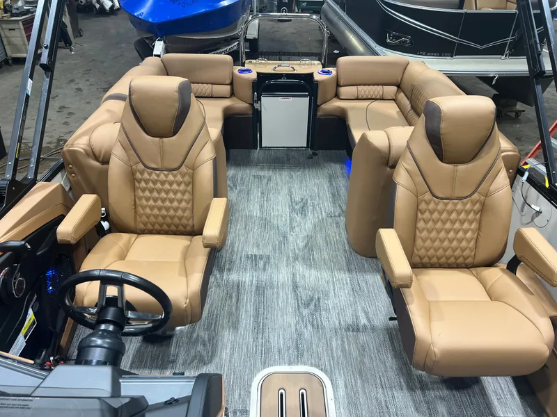 Slide: The Image of Tahoe Cascade 200HP Quad Lounge 2385 2026 - 8