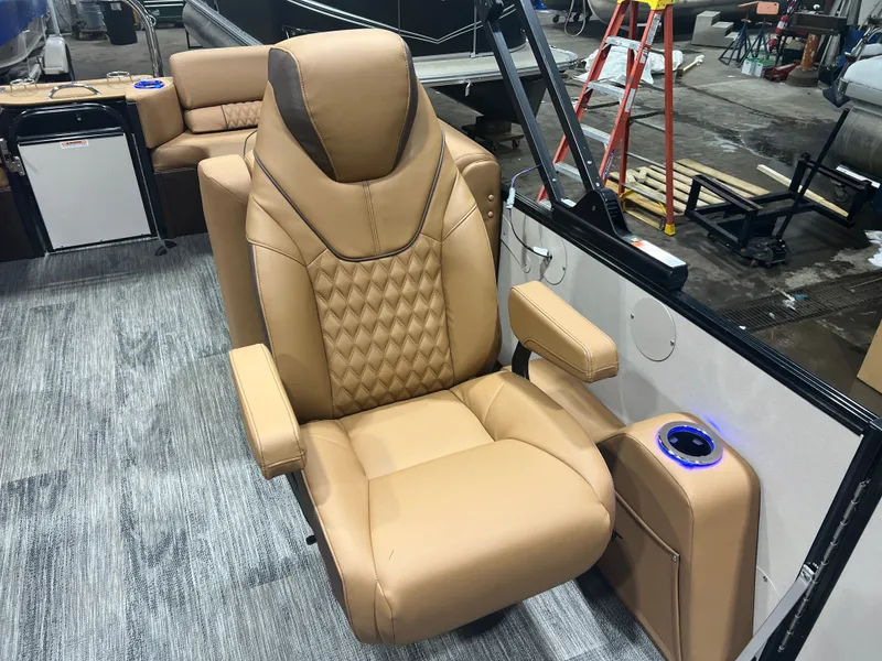 Slide: The Image of Tahoe Cascade 200HP Quad Lounge 2385 2026 - 9