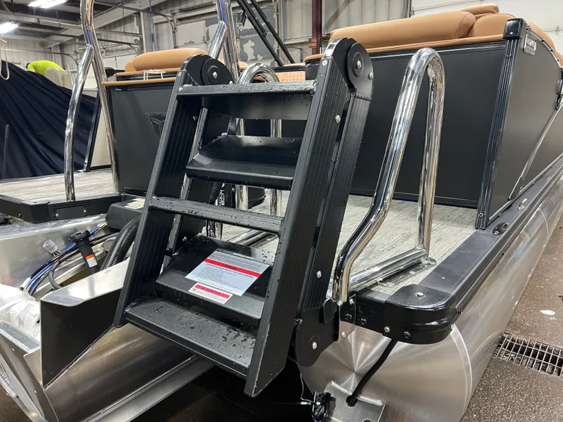 Slide: The Image of Tahoe Cascade 2385 Quad Lounge Tritoon & Honda 4-Stroke EFI 2026 - 30