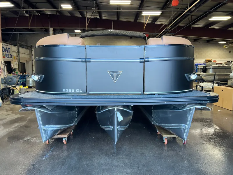 Slide: The Image of Tahoe Cascade 2385 Quad Lounge Tritoon & Honda 4-Stroke EFI 2026 - 35