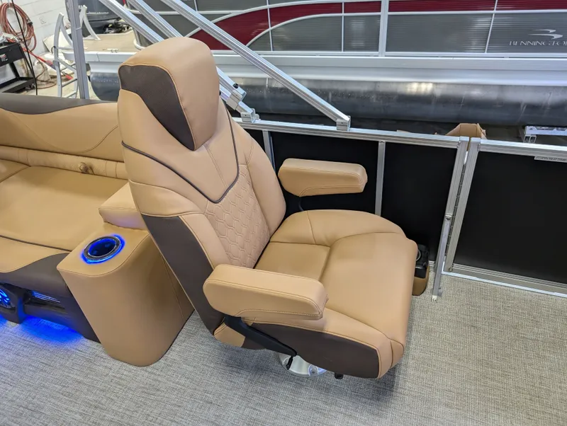 Slide: The Image of Tahoe LTZ 2385 Quad Lounge Shift Flip Tritoon & Honda 4-Stroke EFI 2025 - 18