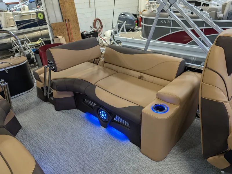 Slide: The Image of Tahoe LTZ 2385 Quad Lounge Shift Flip Tritoon & Honda 4-Stroke EFI 2025 - 23