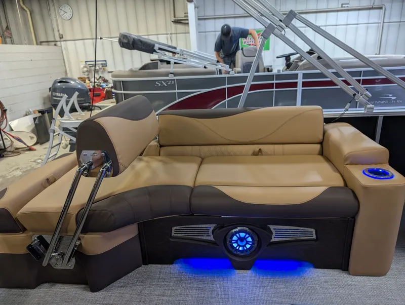 Slide: The Image of Tahoe LTZ 2385 Quad Lounge Shift Flip Tritoon & Honda 4-Stroke EFI 2025 - 27