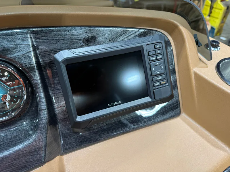 Slide: The Image of Tahoe LTZ 200HP Quad Lounge 2385 Tritoon 2026 - 16