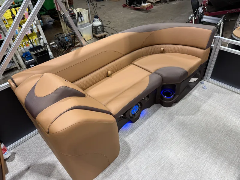 Slide: The Image of Tahoe LTZ 200HP Quad Lounge 2385 Tritoon 2026 - 20