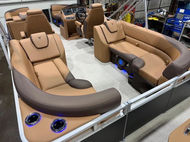 Slide: The Image of Tahoe LTZ 200HP Quad Lounge 2385 Tritoon 2026 - 22