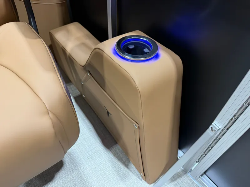 Slide: The Image of Tahoe LTZ 200HP Quad Lounge 2385 Tritoon 2026 - 25