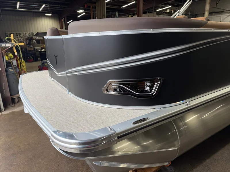 Slide: The Image of Tahoe LTZ 200HP Quad Lounge 2385 Tritoon 2026 - 38
